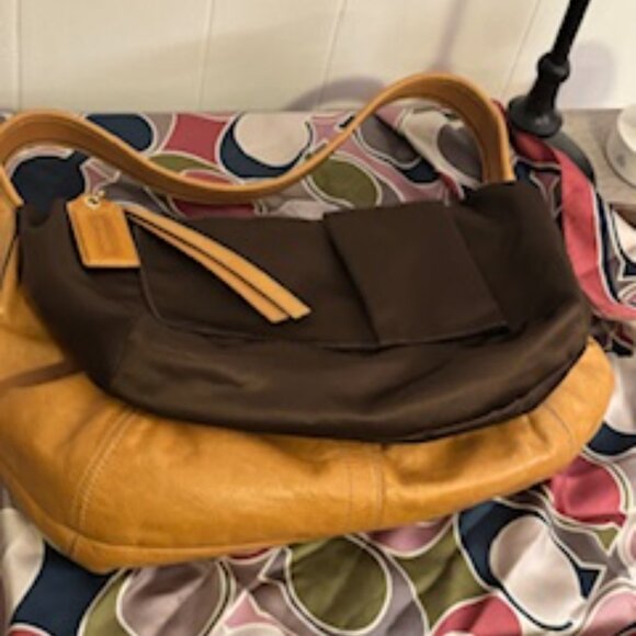 Vintage Coach Ergo Leather Pleated Hobo Natural - Picture 6 of 10